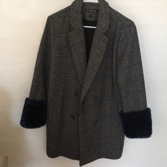 zara grey coat with fur cuffs